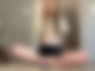 Live cam show with LaraeThurrell - Joi on Camsoda