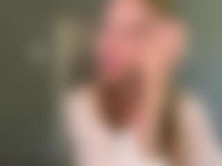 LaraeThurrell's Live Sex Cam Show