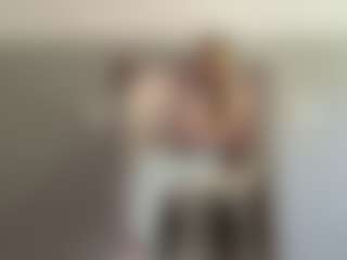 Live cam show with LaraeThurrell - Bikini on xxxlivecams.org