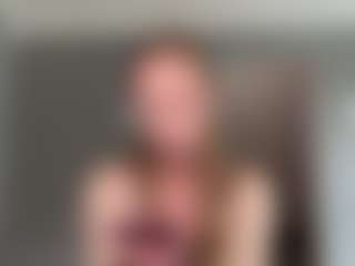 Live cam show with LaraeThurrell - Nipple Piercings on Milfs Live