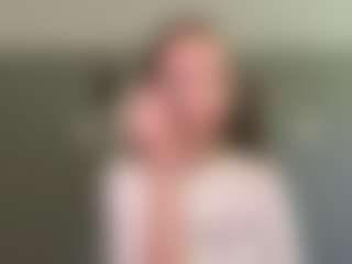 LaraeThurrell's Live Sex Cam Show