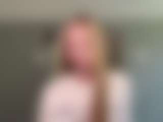 LaraeThurrell's Live Sex Cam Show