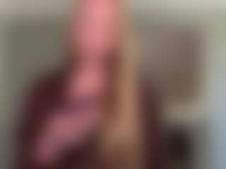 LaraeThurrell's Live Sex Cam Show