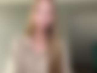 LaraeThurrell's Live Sex Cam Show