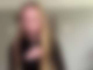 LaraeThurrell's Live Sex Cam Show