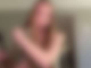 Live cam show with LaraeThurrell - Pov on CamClone