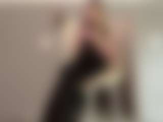 Live cam show with LaraeThurrell - Cute on Fling VIP Chat