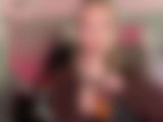 LaraeThurrell's Live Sex Cam Show
