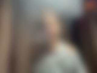Live cam show with LatoriaLagesse - Fingering on Camsoda
