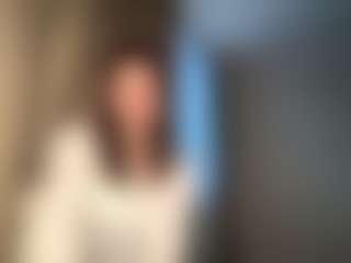 LouveniaPilati's Live Sex Cam Show