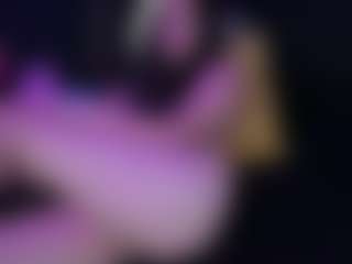Live cam show with Luna - Erotic Dance on friskycurves.com