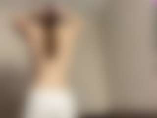 Live cam show with TakishaLawal - Petite Young Adult on Gym Cam Girls