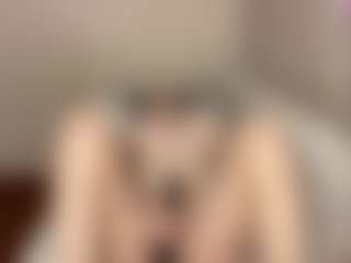 Live cam show with TakishaLawal - Huge on Camsoda