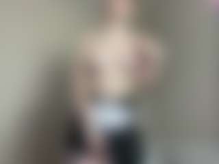 Live cam show with TakishaLawal - Thin on CamwithHer