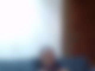 Live cam show with Longpussylipsxxx - Athletic MILF on milfzrlive.com
