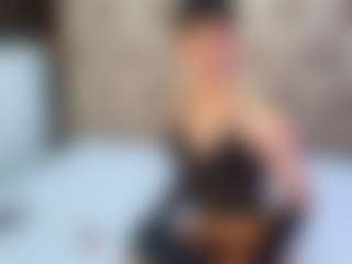 Live cam show with Carolyn foster - Blowjob on xplaylive.com