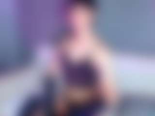 Live cam show with Carolyn foster - Tease on Camsoda