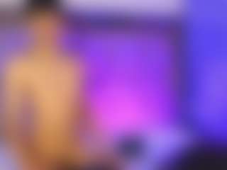 Live cam show with Carolyn foster - Brown Eyes on Camsoda