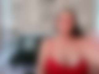 ClassySamantha MILF webcam performer live streaming