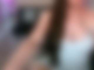 Live cam show with ClassySamantha - Granny MILF on TeamSkeetLive