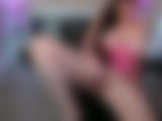 ClassySamantha MILF webcam performer live streaming