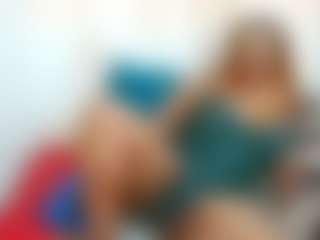 Live cam show with EbonyBlooom69 - Middle Aged on StripNow