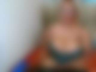 EbonyBlooom69's Live Sex Cam Show