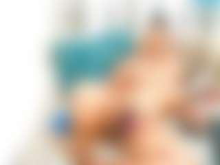 Modelka MILF EbonyBlooom69 nadaje na żywo