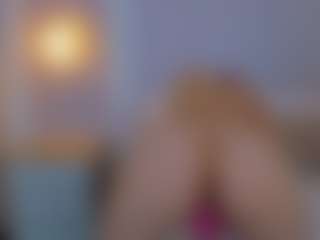 iara-miranda's Live Sex Cam Show