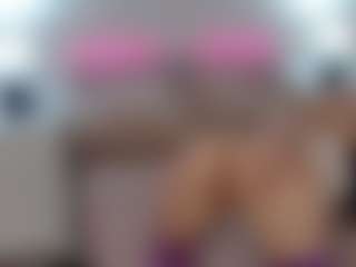 Live cam show with IvyWild - Young Adult on crypto-cams