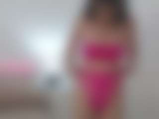 Live cam show with IvyWild - Brown Eyes on friskycurves.com
