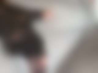 Live cam show with LaylaNoir - Strip on eurowanks.com