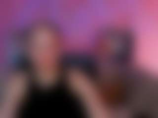 Live cam show with little-pam - Gagging on CamClone