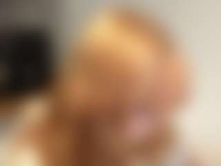 Live cam show with Siesta - Nipple Piercings on Chatstar