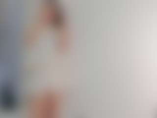 Live cam show with Valery-Cooper8 - Smoking on AdultVida.com