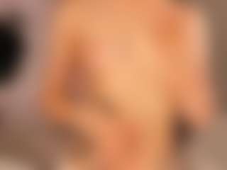 Live cam show with Bunny-Elsy - Blonde Hair Petite on Camsoda