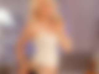 Live cam show with Bunny-Elsy - Lean on Camsoda