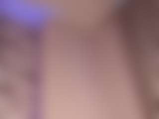 Live cam show with Bunny-Elsy - Moaning on Camsoda