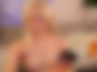 Live cam show with Bunny-Elsy - Camel Toe on Camsoda