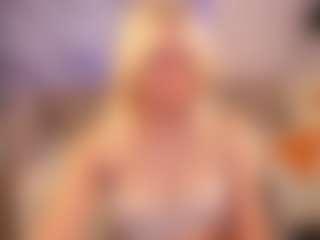 Live cam show with Bunny-Elsy - Petite on Camsoda