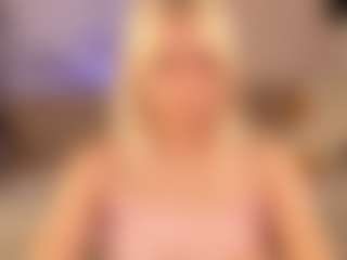 Live cam show with Bunny-Elsy - Camel Toe on Camiplay Live