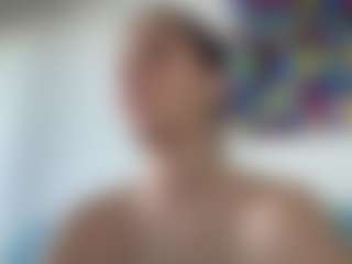 Live cam show with CHACHA - Petite on CamClone