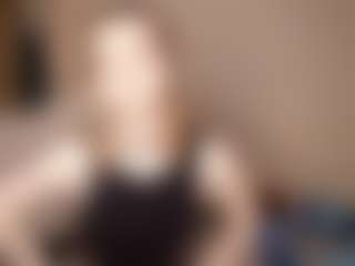 Live cam show with CherrieQuinalty - Brown Hair on Camsoda