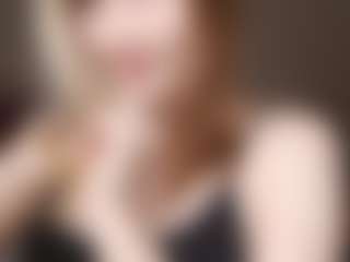 Live cam show with CherrieQuinalty - Upskirt on SmokeAndPoke