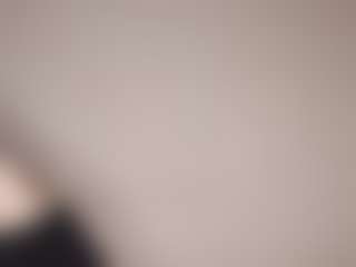 Live cam show with CherrieQuinalty - Upskirt on SpunkLive