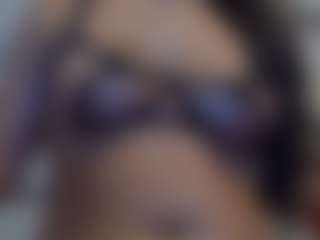 Live cam show with ChloeeBell - Brown Eyes on dasdasdadada.com
