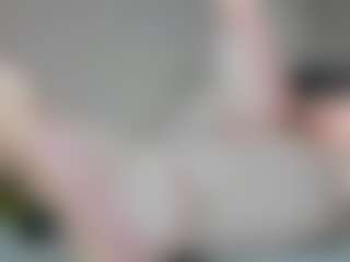 Live cam show with Florence - Spanks on Camsoda