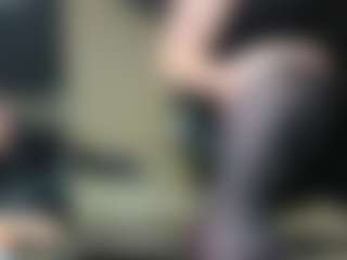 Live cam show with Florence - Spanks on Camsoda