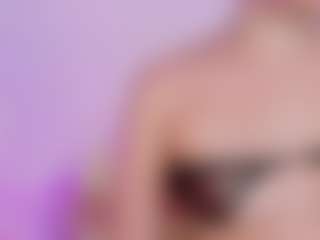 Live cam show with JuliaMyst - Bitch on xplaylive.com