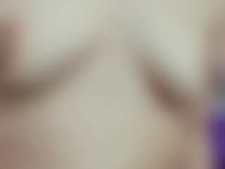 Live cam show with luciatemptation - Thin on CamwithHer